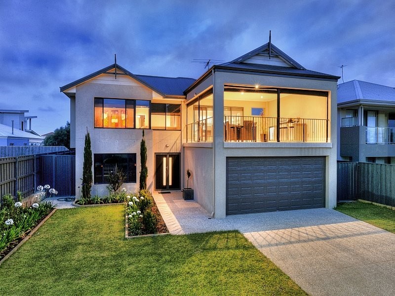 24 Sugarwood Terrace, Halls Head WA 6210