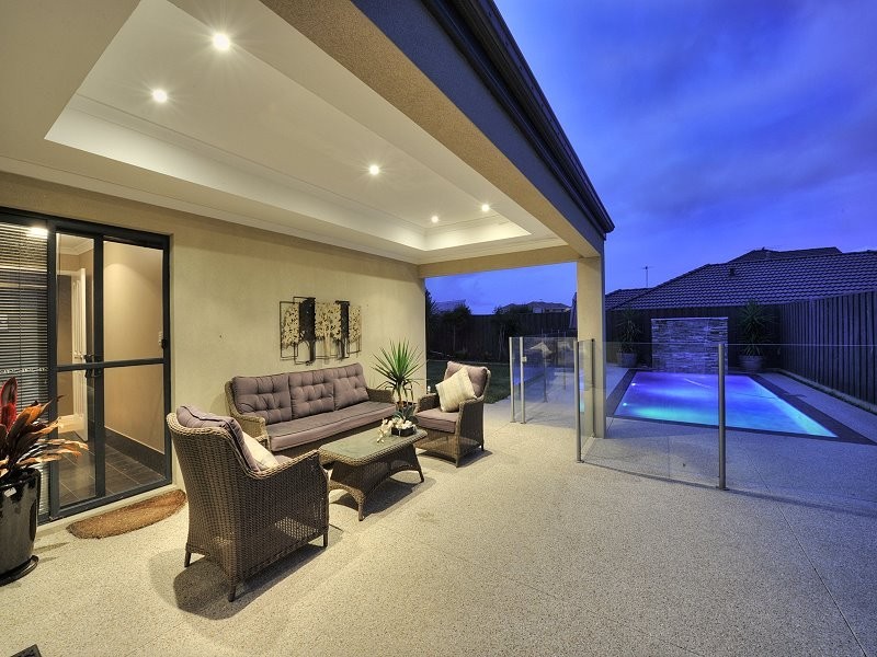 24 Sugarwood Terrace, Halls Head WA 6210