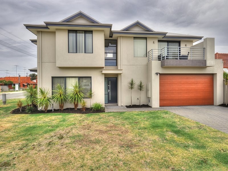 16 Churchill Avenue, Mandurah WA 6210