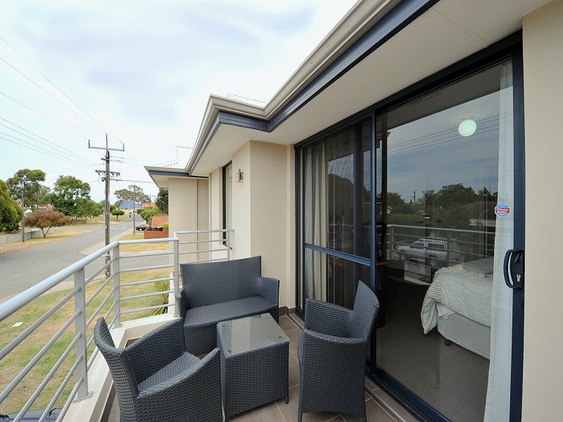 16 Churchill Avenue, Mandurah WA 6210