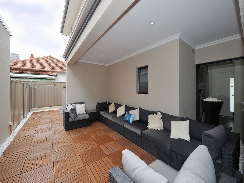 16 Churchill Avenue, Mandurah WA 6210