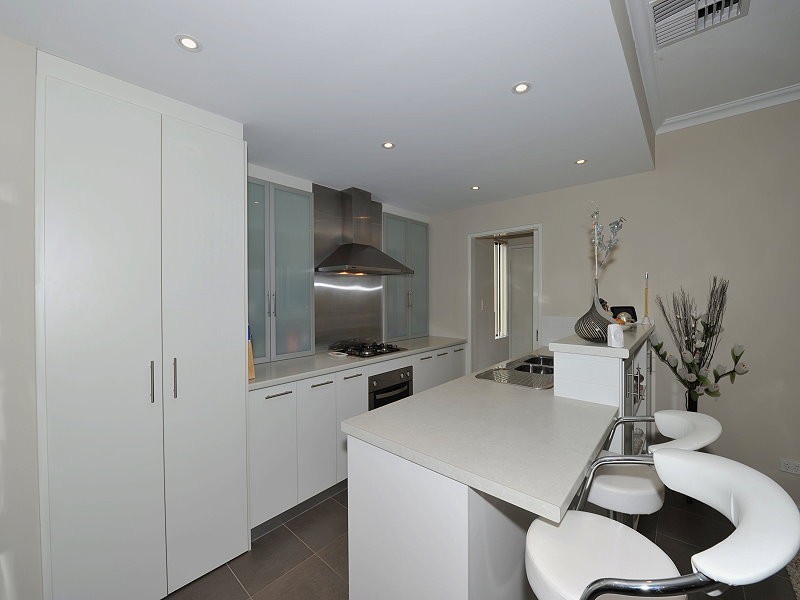 16 Churchill Avenue, Mandurah WA 6210