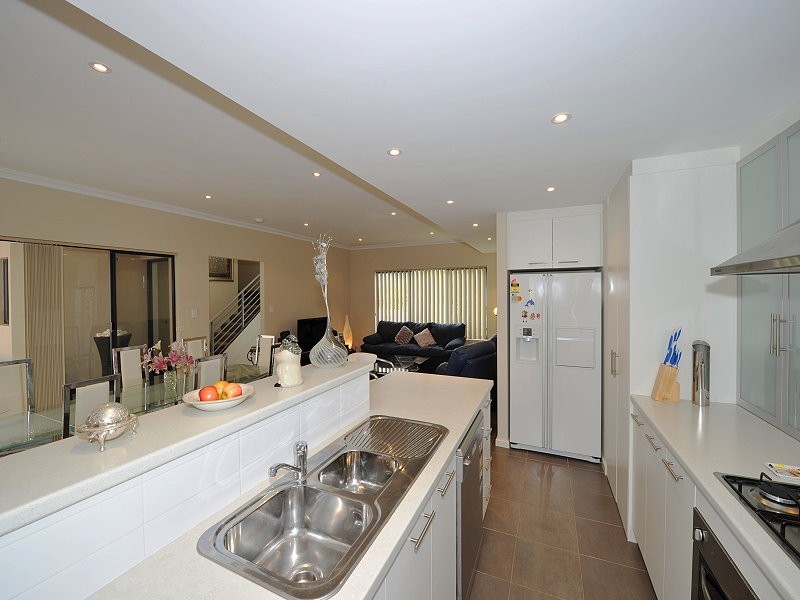 16 Churchill Avenue, Mandurah WA 6210