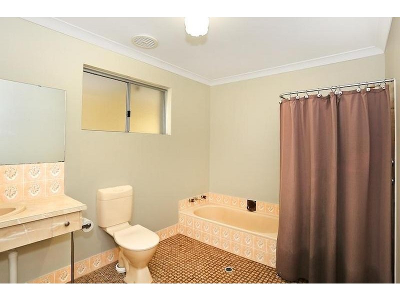 3 Sandalwood Parade, Halls Head WA 6210
