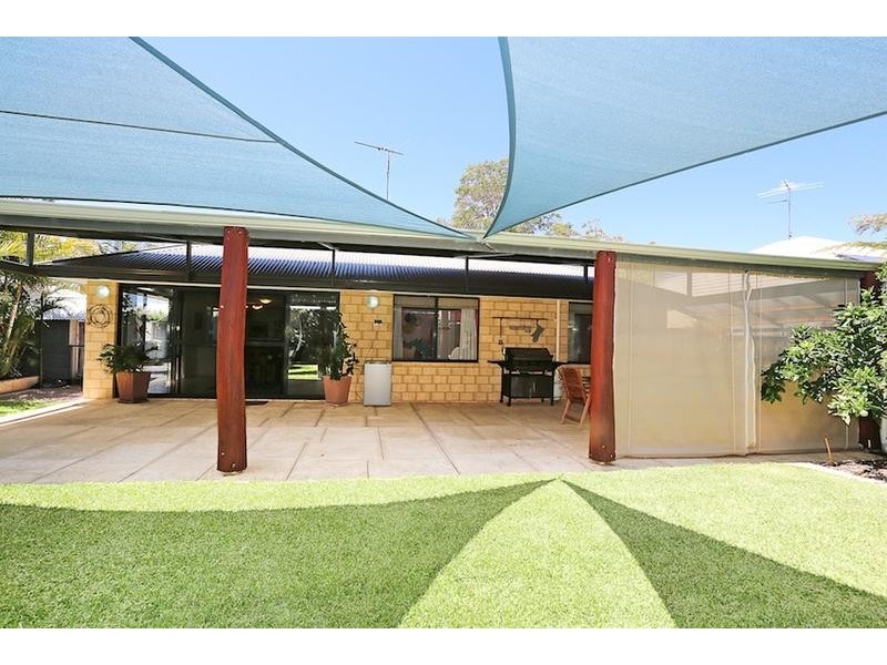 4 Levens Way, Erskine WA 6210