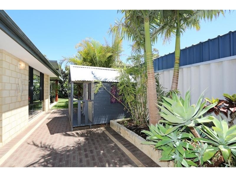 4 Levens Way, Erskine WA 6210