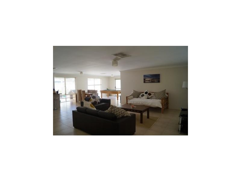 21 Addingham Boulevard, Madora Bay WA 6210