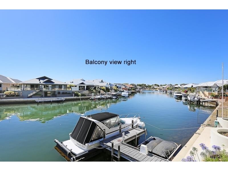 8 Syrenka Turn, Halls Head WA 6210