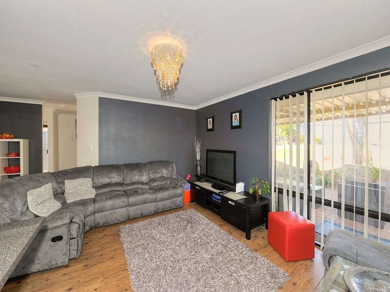 2/5 Hibiscus Rise, Halls Head WA 6210