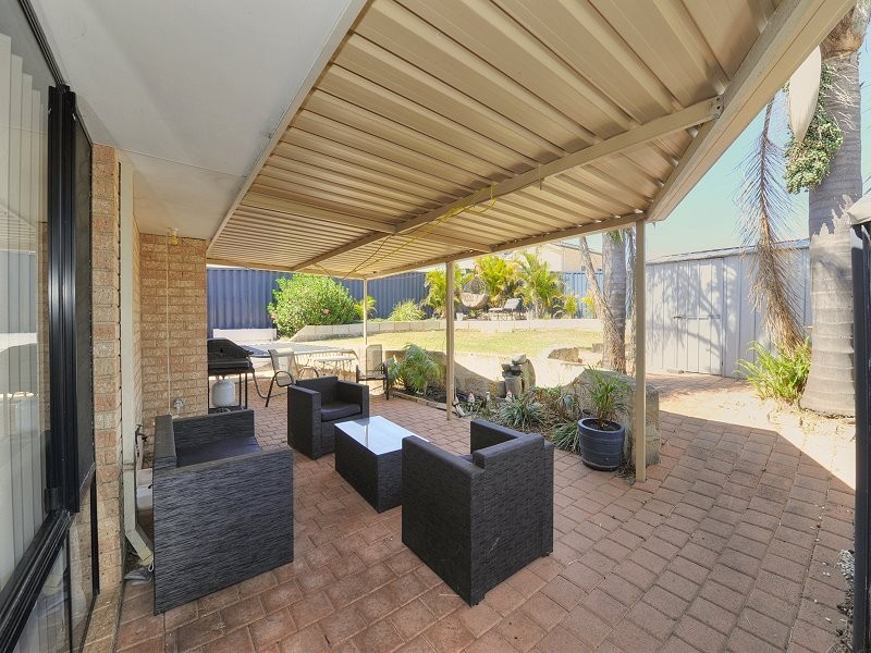 2/5 Hibiscus Rise, Halls Head WA 6210