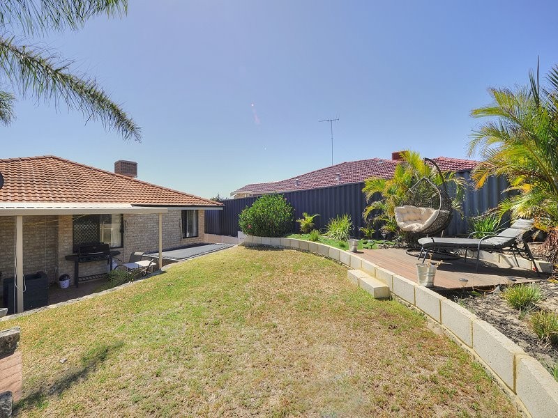 2/5 Hibiscus Rise, Halls Head WA 6210