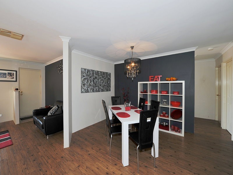 2/5 Hibiscus Rise, Halls Head WA 6210