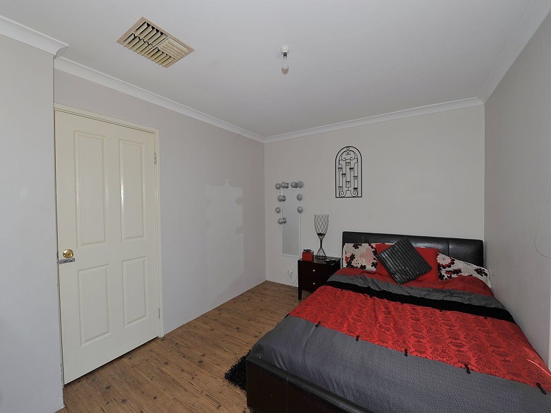2/5 Hibiscus Rise, Halls Head WA 6210
