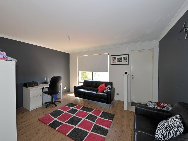 2/5 Hibiscus Rise, Halls Head WA 6210