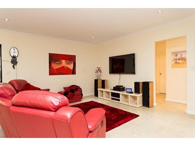 60 Chatsworth Drive, Erskine WA 6210