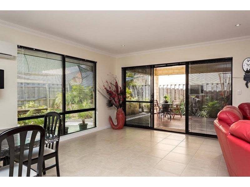 60 Chatsworth Drive, Erskine WA 6210