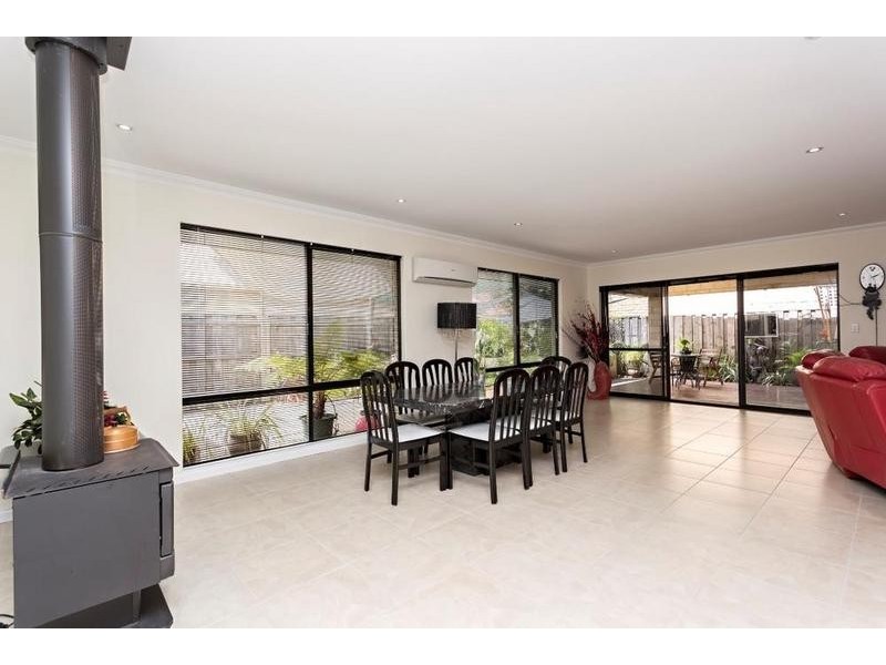 60 Chatsworth Drive, Erskine WA 6210