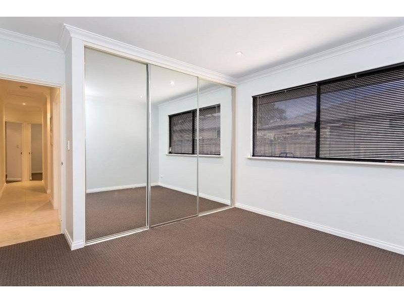 60 Chatsworth Drive, Erskine WA 6210