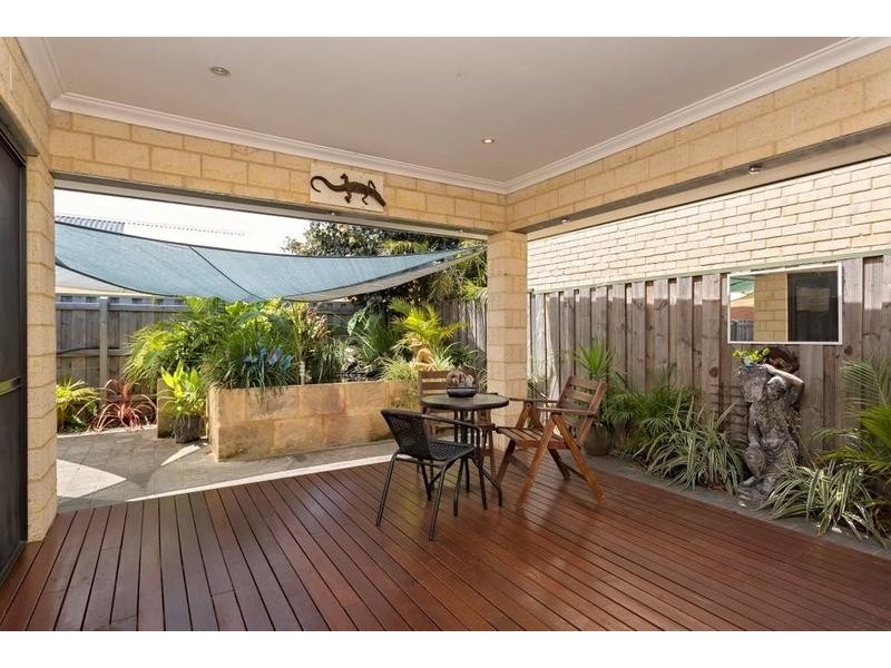 60 Chatsworth Drive, Erskine WA 6210