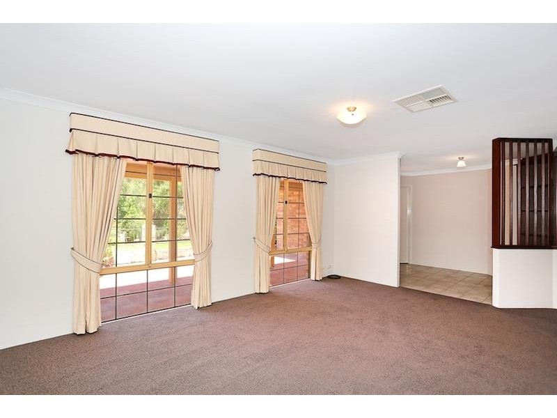 152 Gordon Road, Parklands WA 6180