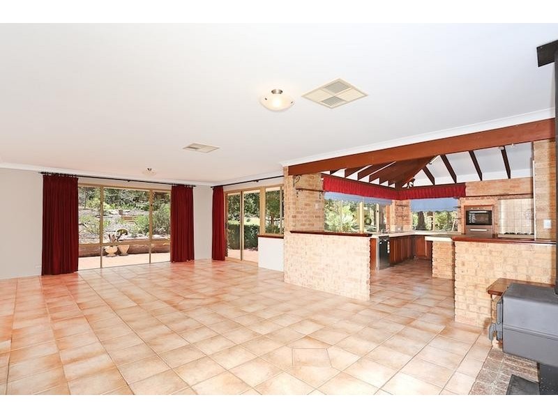 152 Gordon Road, Parklands WA 6180