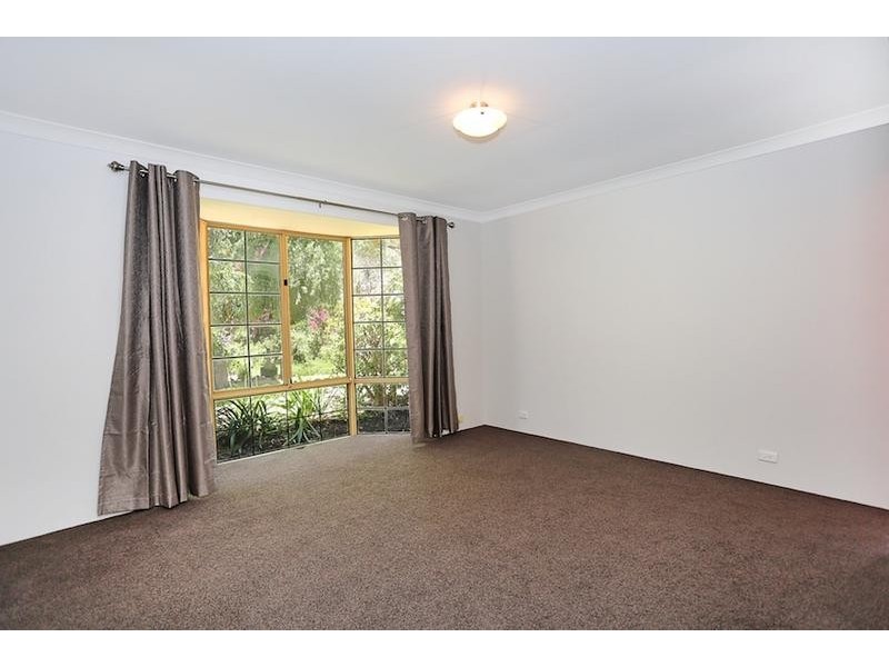 152 Gordon Road, Parklands WA 6180