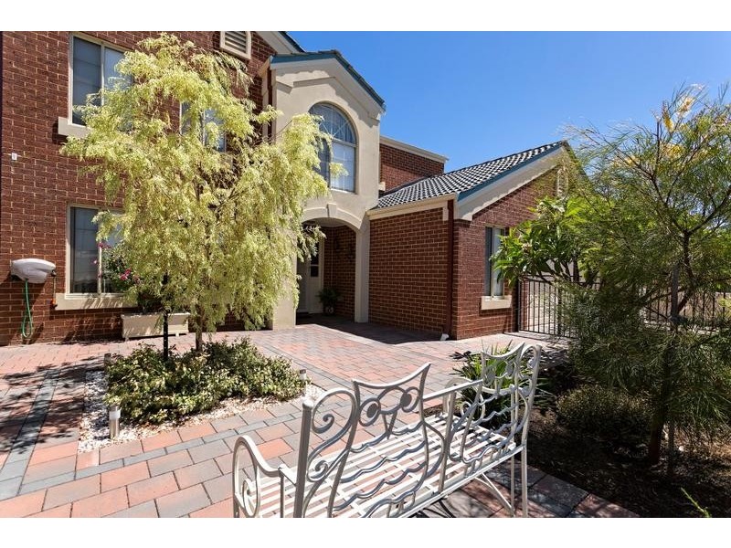 10 Black Swan View, Dudley Park WA 6210