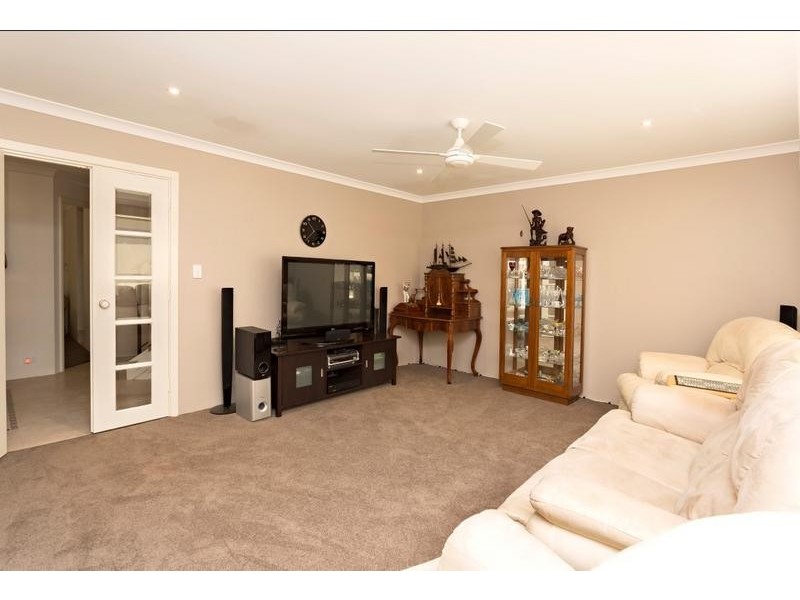 10 Black Swan View, Dudley Park WA 6210