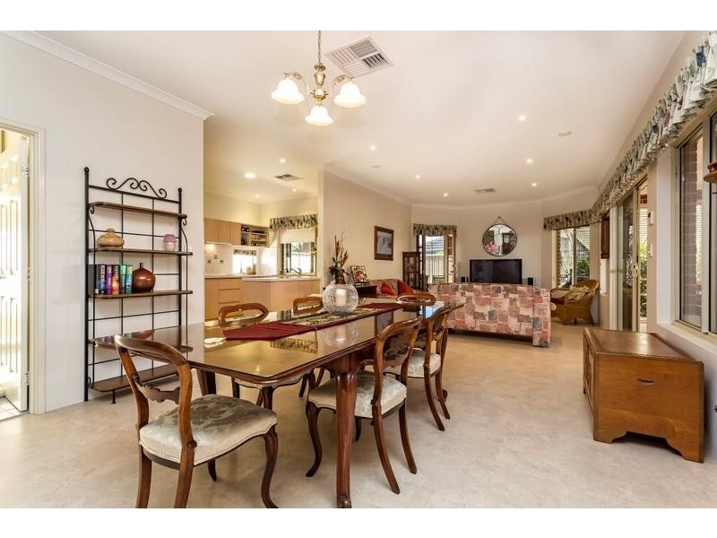 10 Black Swan View, Dudley Park WA 6210