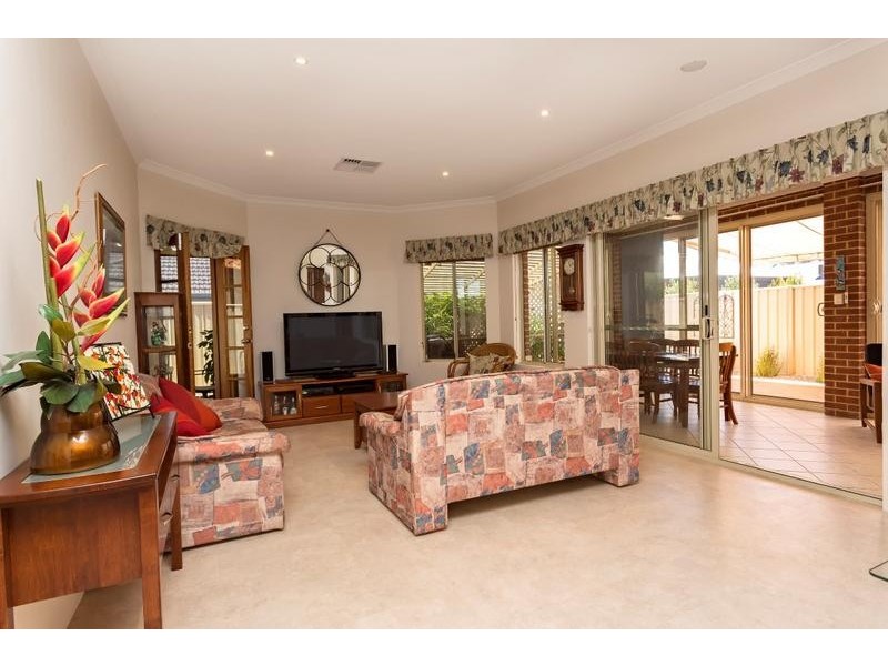 10 Black Swan View, Dudley Park WA 6210