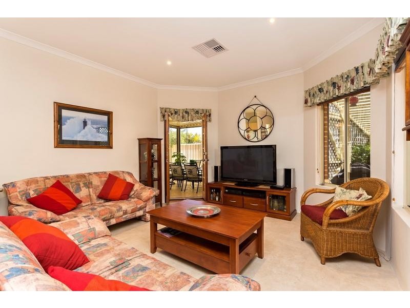 10 Black Swan View, Dudley Park WA 6210