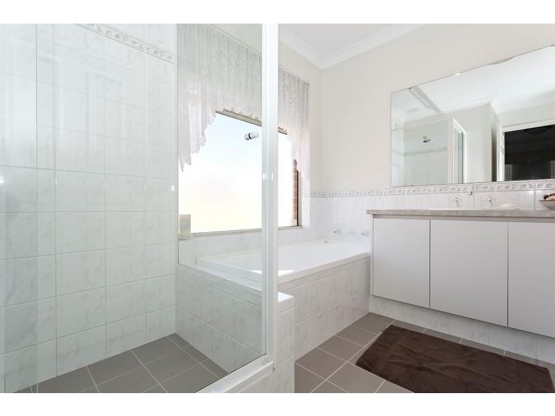 10 Black Swan View, Dudley Park WA 6210