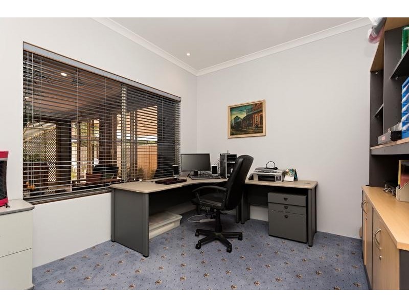 10 Black Swan View, Dudley Park WA 6210