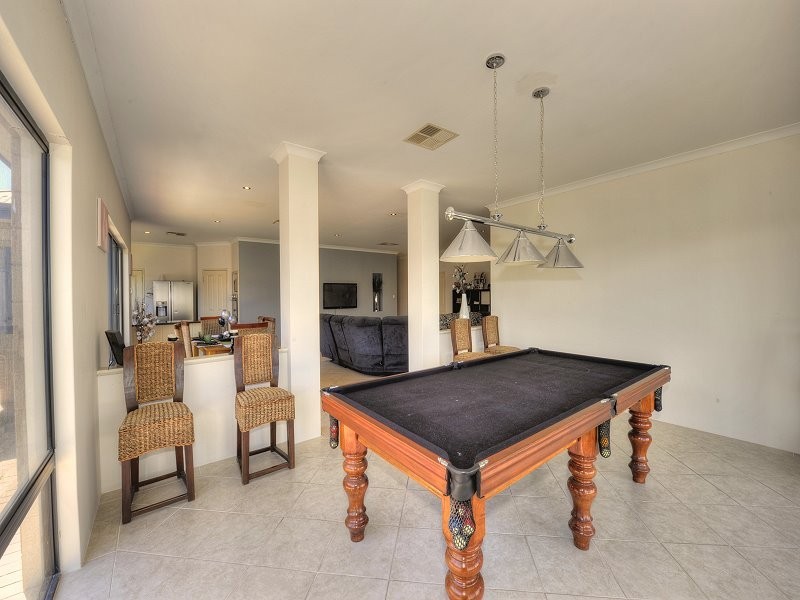 200 Peelwood Parade, Halls Head WA 6210