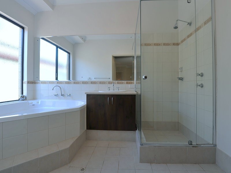 200 Peelwood Parade, Halls Head WA 6210