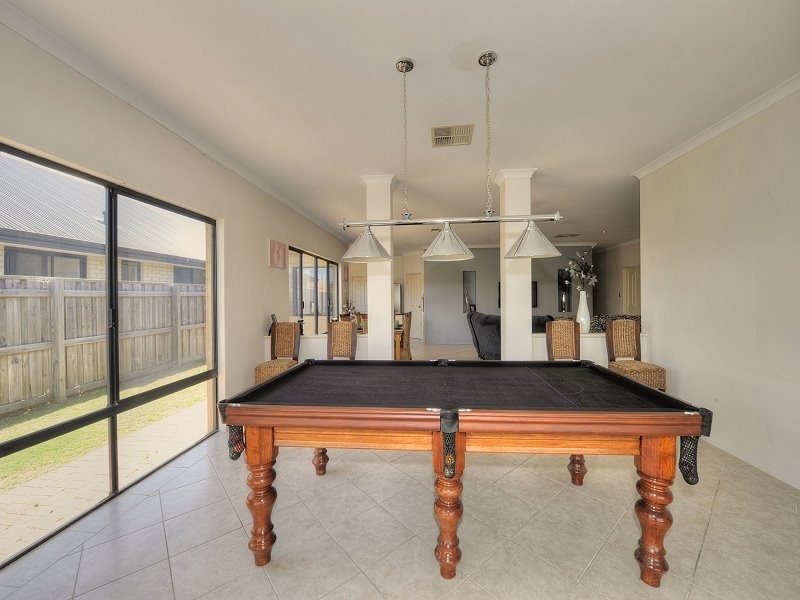 200 Peelwood Parade, Halls Head WA 6210