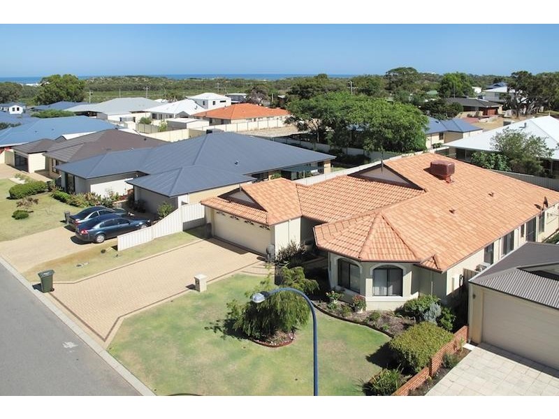 13 Dunsborough Court, Dawesville WA 6211