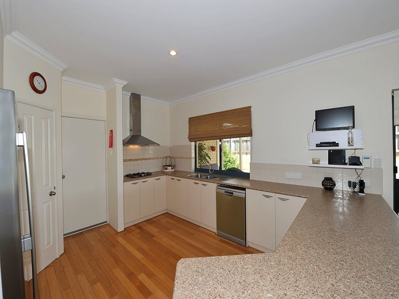 60 Quandong Parkway, Halls Head WA 6210