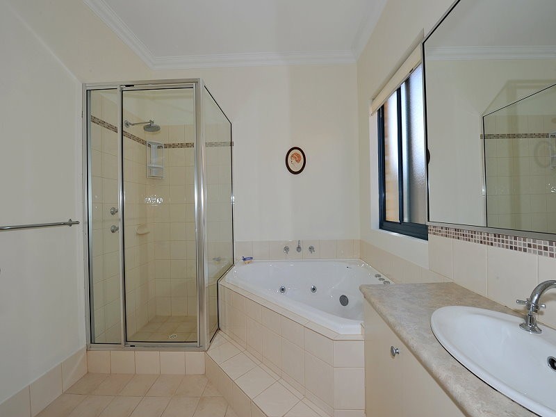 60 Quandong Parkway, Halls Head WA 6210