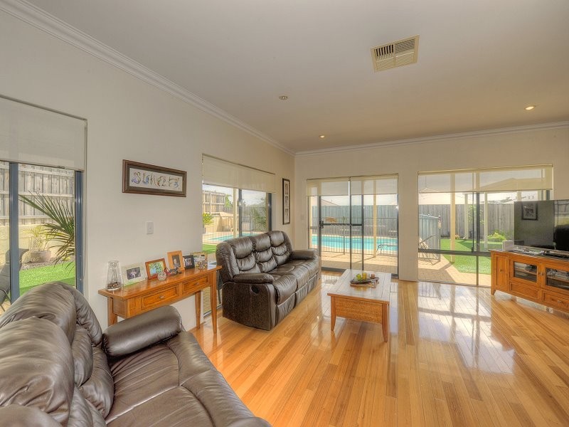 60 Quandong Parkway, Halls Head WA 6210