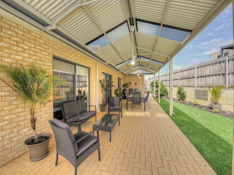 60 Quandong Parkway, Halls Head WA 6210