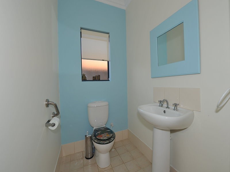 60 Quandong Parkway, Halls Head WA 6210