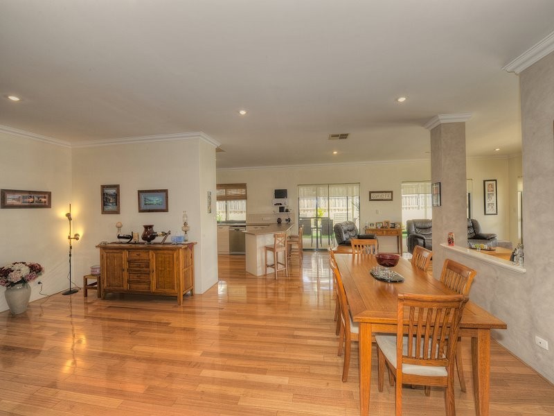 60 Quandong Parkway, Halls Head WA 6210