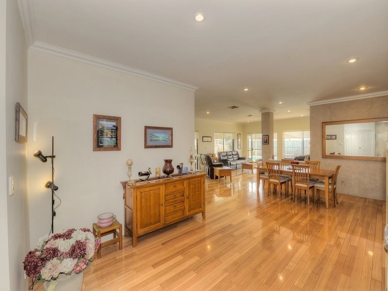 60 Quandong Parkway, Halls Head WA 6210