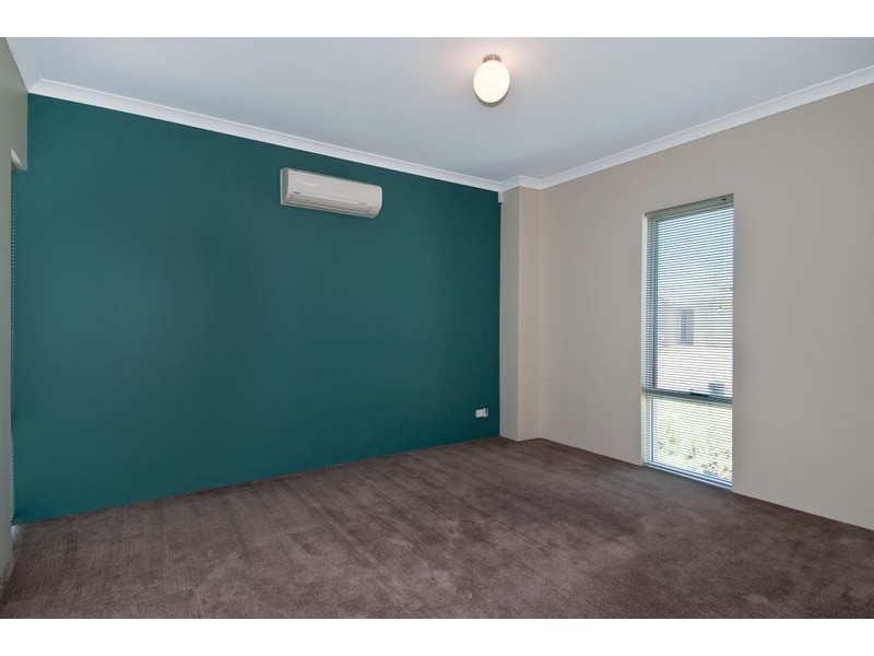 8 Butcherbird Loop, Erskine WA 6210