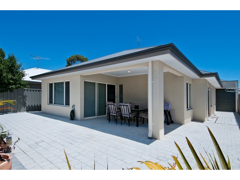 8 Butcherbird Loop, Erskine WA 6210