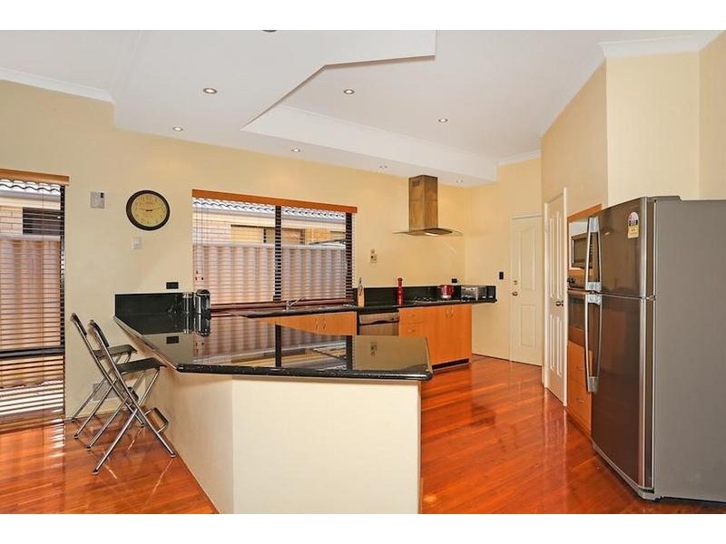 50 Mariners Cove Drive, Dudley Park WA 6210