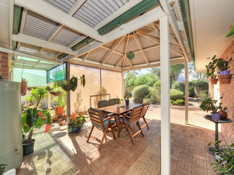 10 Allamanda Way, Halls Head WA 6210