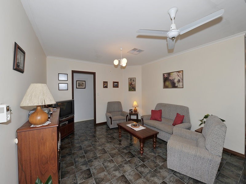 10 Allamanda Way, Halls Head WA 6210