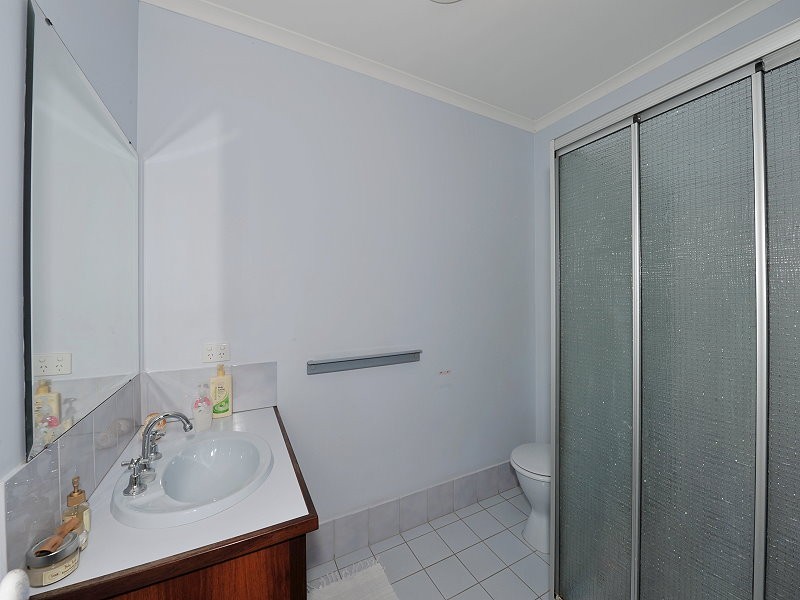 10 Allamanda Way, Halls Head WA 6210